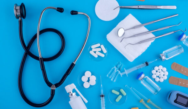 استانداردها و مجوزهای تجهیزات پزشکی